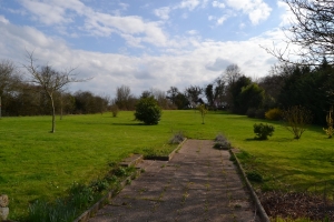 Belle Maison en Pierre avec Dépendances et Jardin