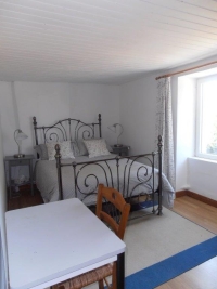 Pretty Character Stone Property With Views