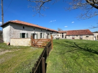 Amazing Views : Beautiful House With Outbuildings And 1.5 Acres