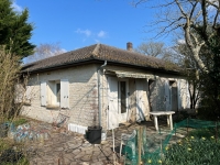 Stone Built  5-Bedroom Country House On One Level with a Large Enclosed Park. Ideal For Horses