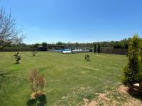 7 Chambres. Très Belle Maison de Village Avec Piscine Chauffée et Terrain En Bordure De La Charente