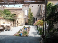 Spacious 5 Bedroomed Townhouse, Close to Commerce