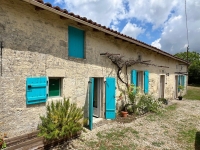 Lovely 2 Bedroom House with Enclosed Grounds