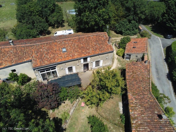 Beautiful Old House with Large Plot and Numerous Outbuildings