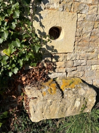 Old Stone House With Outbuildings to Renovate on a Plot of 1055m²