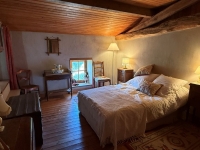 Charming Stone Village House – 8 Rooms – Enclosed Garden (1972m²) and Outbuildings
