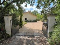 Attractive Pavilion with beautiful wooded grounds - Very close to Ruffec !