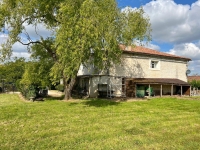 Belle Maison en Pierre de 4/5 Chambres, Double Garage et Beau Jardin