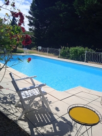 Large 18th Century House with 7 Bedrooms and Swimming Pool, Near Brux And Used For Airbnb