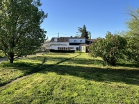 5-Bedroom Family House with Large Enclosed Garden