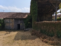 Petite Maison Pittoresque de Compagne avec Dépendances et Terrain