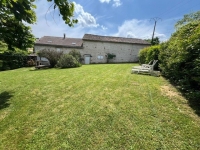 Charmante Maison en Pierre Rénovée dans un Cadre Champêtre et Paisible