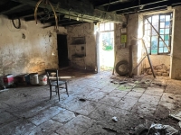 Old Stone House With Outbuildings to Renovate on a Plot of 1055m²