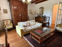 Charming Stone Village House – 8 Rooms – Enclosed Garden (1972m²) and Outbuildings
