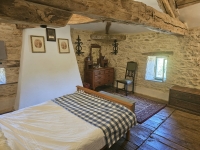 Superbe Maison de Caractère avec 2 Chambres Entre Champagne Mouton et Saint-Laurent-de-Céris