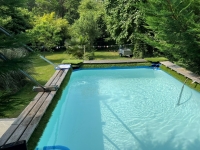 Nanteuil-en-Vallée. Beautiful 2-Bedroom Bungalow with Landscaped Garden and Plunge Pool