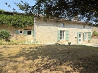 Charmante Maison en Pierre Rénovée dans un Cadre Champêtre et Paisible