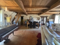 Superbe Maison Avec Gite, 5 Chambres et 6645m2 de Terrain