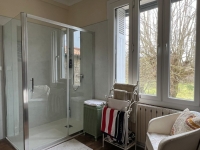 Jolie maison En Pierre Avec Sous Sol, Beau Parc et Un Bois