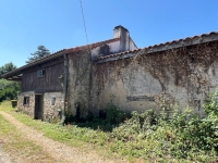 Maison Familiale avec 4 Chambres, Jardin, Piscine et Dépendances – Entre Ruffec et Villefagnan