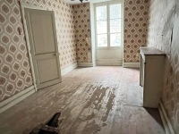 Centre-Ville de Ruffec : Maison à Rénover Avec 4 Chambres