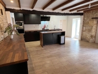 Lovely 2 Bedroom House with Enclosed Grounds