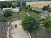 Maison en Pierre 4 Chambres avec Beau jardin et Grande Dépendance