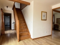 Spacious Family Home with Pool, 6 Bedrooms – Peaceful Hamlet Setting, 2.5 km from Village Centre