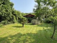 Nanteuil-en-Vallée. Beautiful 2-Bedroom Bungalow with Landscaped Garden and Plunge Pool