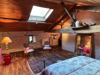 Large 18th Century House with 7 Bedrooms and Swimming Pool, Near Brux And Used For Airbnb