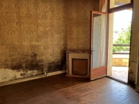 Stone House with Great Potential – 3 Bedrooms, Garden, and Attic to Convert