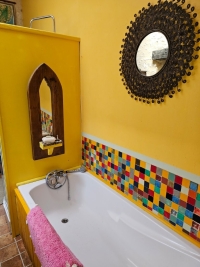 Petite Maison Pittoresque de Compagne avec Dépendances et Terrain