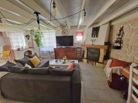 Pretty 2 Bedroom House in a Dead End, Near Ruffec - Nice Potentials