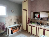 Stone Built  5-Bedroom Country House On One Level with a Large Enclosed Park. Ideal For Horses