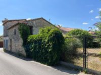 Maison De Caractère Dans Le Village Médiéval De Tusson