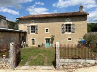Très Belle Maison Ancienne de 5 Chambres avec Bel Extérieur et Maison à Rénover