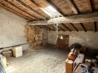 Maison Centre Ville De Ruffec. 3 Chambres, Cour Et Garage