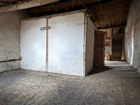 Maison Centre Ville De Ruffec. 3 Chambres, Cour Et Garage