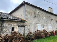 Belle Maison en Pierre avec Grand Jardin et Beaux Potentiels