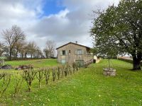 Nanteuil-En-Vallée. Pavillon à Rafraîchir avec Beau Jardin et Sous-Sol