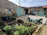 Beautiful 3 Bedroom / 3 Bathroom Character Cottage Close To Verteuil And Aunac