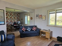 Bright Detached Bungalow With Beautiful Wooded Grounds