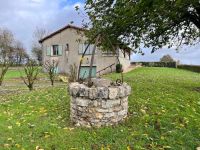 Nanteuil-En-Vallée. Pavillon à Rafraîchir avec Beau Jardin et Sous-Sol