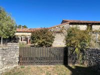 Belle Maison En Pierre Avec Jardin et Un Terrain de Loisirs En Bordure de la Charente