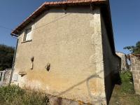 Charming Stone Village House – 8 Rooms – Enclosed Garden (1972m²) and Outbuildings