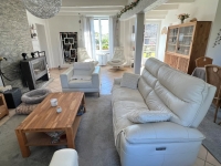 Charming 5 Bedroom Stone House with Modern Comforts and Rustic Elegance