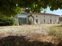 Charming Stone Village House – 8 Rooms – Enclosed Garden (1972m²) and Outbuildings