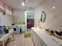 Pretty 2 Bedroom House in a Dead End, Near Ruffec - Nice Potentials