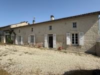 Charming Stone Village House – 8 Rooms – Enclosed Garden (1972m²) and Outbuildings