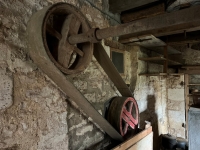 Verteuil-Sur-Charente. Ancien Moulin à Grain dans un Cadre Idyllique